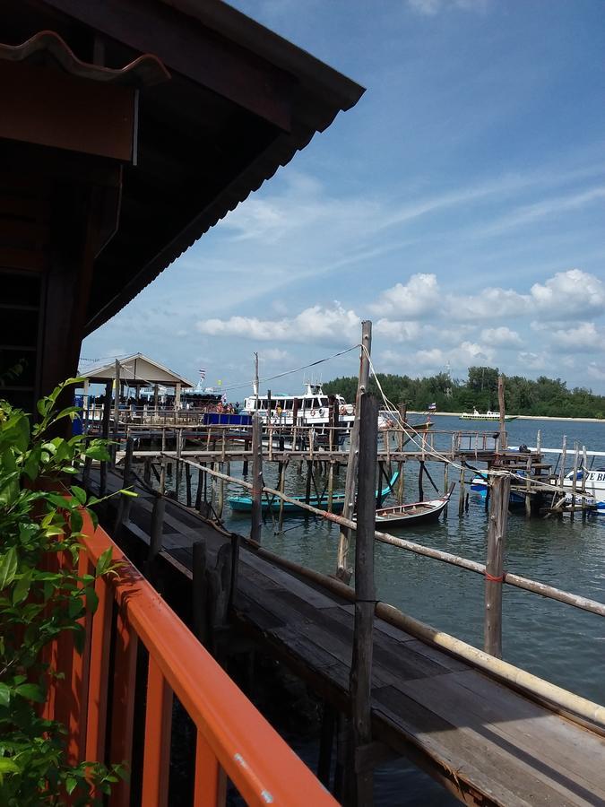 At Pier Hostel Lanta Ko Lanta المظهر الخارجي الصورة